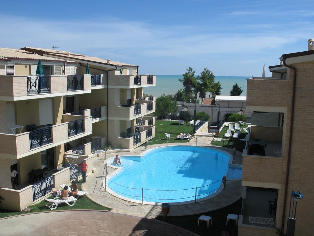 Green Bay Village Пинето Экстерьер фото